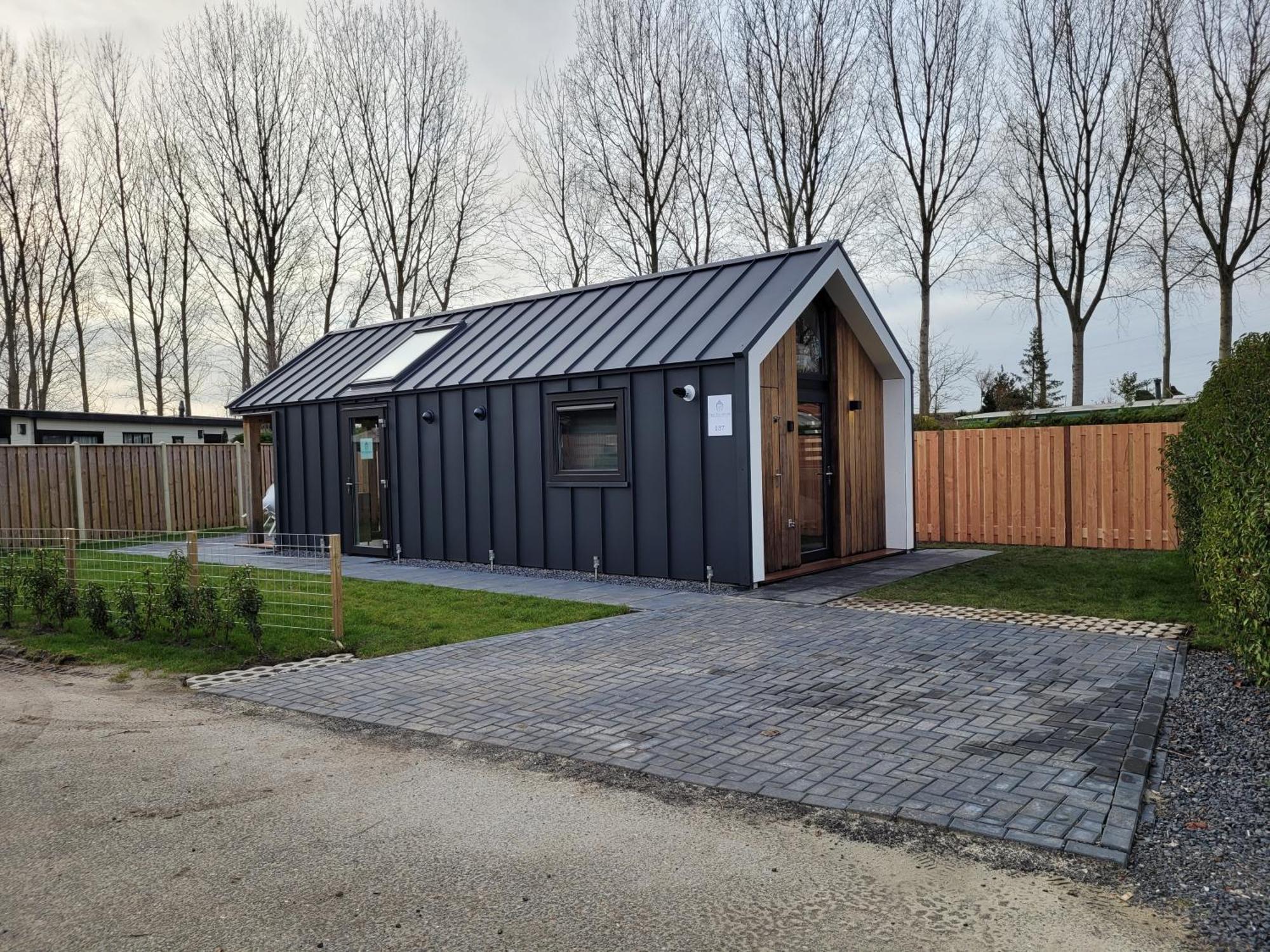 Tiny Zen House In Heinkenszand With Private Sauna, Airco, Outdoor Swimming Pool, Wifi And 2 Bedrooms Exterior photo