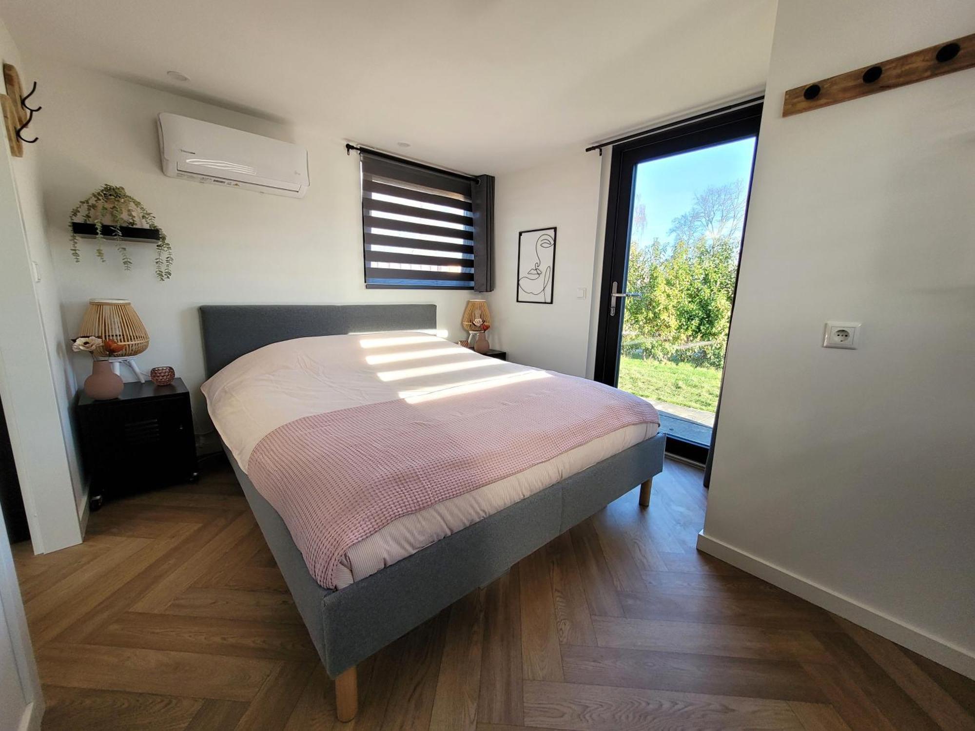 Tiny Zen House In Heinkenszand With Private Sauna, Airco, Outdoor Swimming Pool, Wifi And 2 Bedrooms Exterior photo