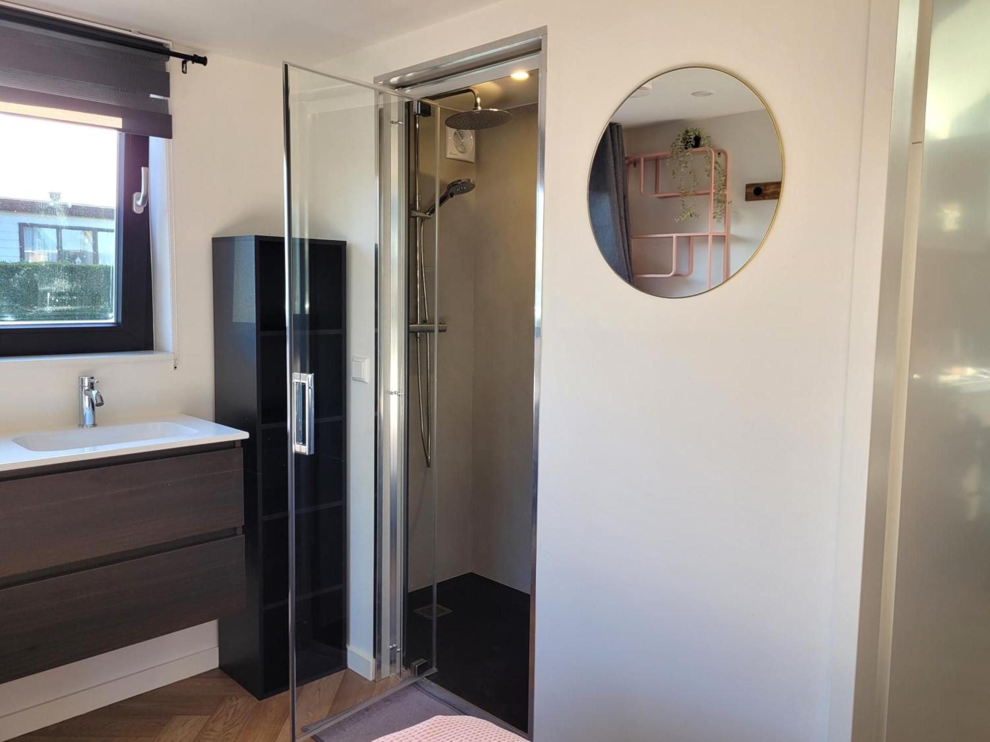 Tiny Zen House In Heinkenszand With Private Sauna, Airco, Outdoor Swimming Pool, Wifi And 2 Bedrooms Exterior photo
